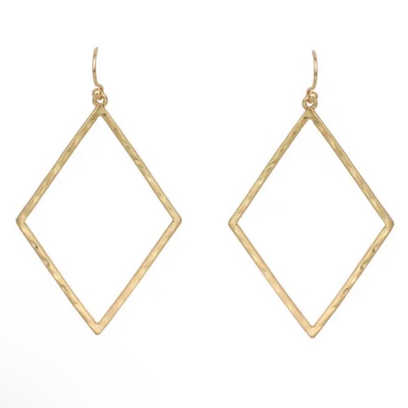 Gold tone 2” diamond shaped metal hammered dangle drop earrings geometric NEW - Picture 3 of 3